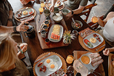 Kasabushi Camp opulentes Frühstück. Kafue-Nationalparks in Sambia