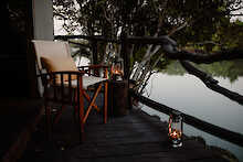 Kasabushi Camp Veranda mit Blick auf Fluss