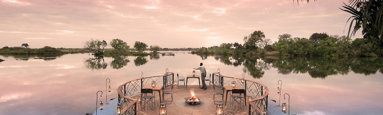 Thorntree River Lodge schwimmendes Deck auf Sambesi