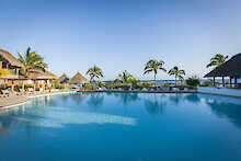 Großer Pool des Resorts