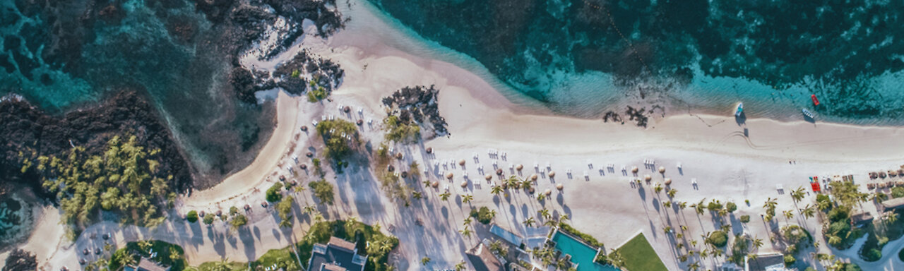 Luftaufnahme des Long Beach Mauritius