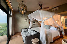 Bumi Hills Lodge Luxury Suite mit Seeblick