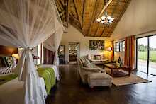 Umkumbe Safari Lodge Doppelzimmer mit Lounge