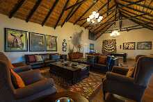 Umkumbe Safari Lodge Hauptbereich Lounge