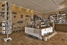 Ashnil Aruba Lodge Souvenirshop