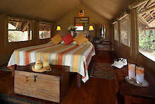 Elewana Tortilis Camp Amboseli Doppelzelt mit Blick ins Bad