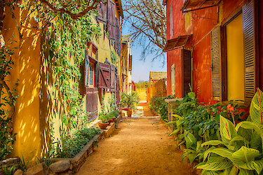 Gasse zwischen den Häusern auf Gorée