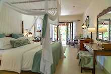 Breezes Beach Club & Spa Zanzibar Blick ins Deluxe Zimmer