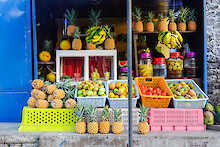 Bunter Stand mit Obst