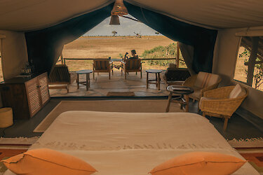 Satao Camp Blick aus dem Suite Tent im Tsavo-East-Nationalpark in Kenia