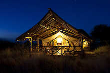 Luftaufnahme der Landschaft um das Elerai Camp