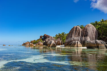 Granitfelsen im Wasser am Anse d'Argent