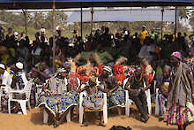 Besucher des Voodoo-Festivals in Ouidah