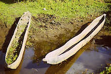 Kanus auf dem Wasser