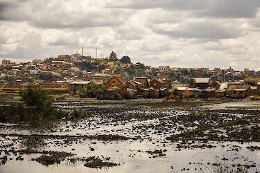 Antananarivo bewölkt, von weitem