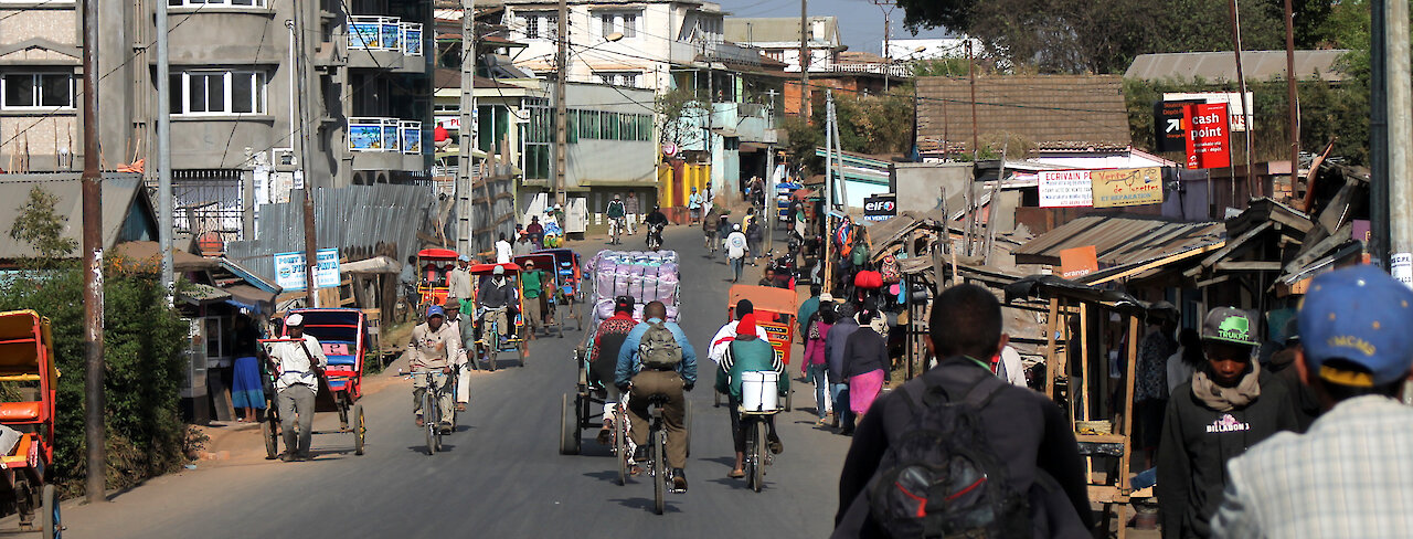 Belebte Straße in Antsirabe