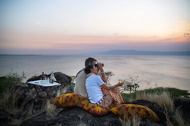 Sundowner am Lake Eyasi