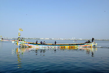 Fischerboot auf dem Senegal-Fluss