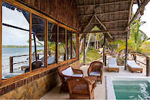 Terrasse des Luxus-Bungalows