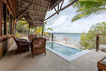 Privater Pool auf der Terrasse