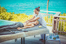 Massage Behandlung im Spa des Carana Beach Hotels
