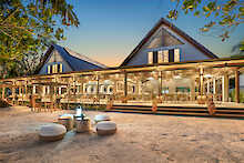 Beleuchtets Restaurant der Indian Ocean Lodge