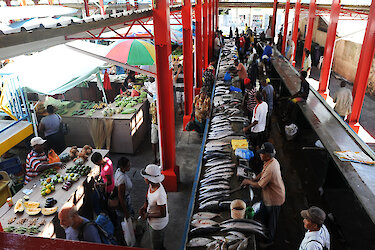 Geschäftiges Treiben im Sir-Selwyn-Seylwyn-Clarke-Market