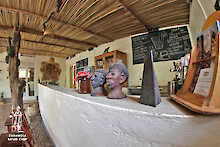 Theke des Karamoja Safari Camps