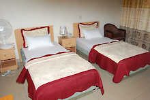 Einzelbetten im Step Town Hotel