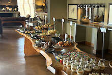 Buffet der Black Rhino Game Lodge