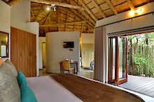 Doppelzimmer Blick ins Zimmer der Tambuti Lodge