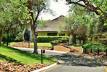 Außenansicht der Kwa Maritane Bush Lodge