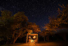 Essen unterm Strenenhimmel in der Shepard's Tree Game Lodge