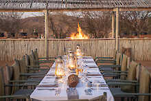 Gedeckter Tisch in der Ivory Tree Game Lodge