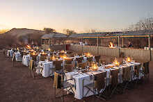 Restaurant im freien in der Ivory Tree Game Lodge