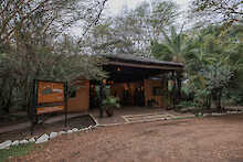 Außenansicht des Tipilikwani Mara Camps