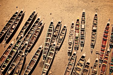 Boote am Strand des Senegal