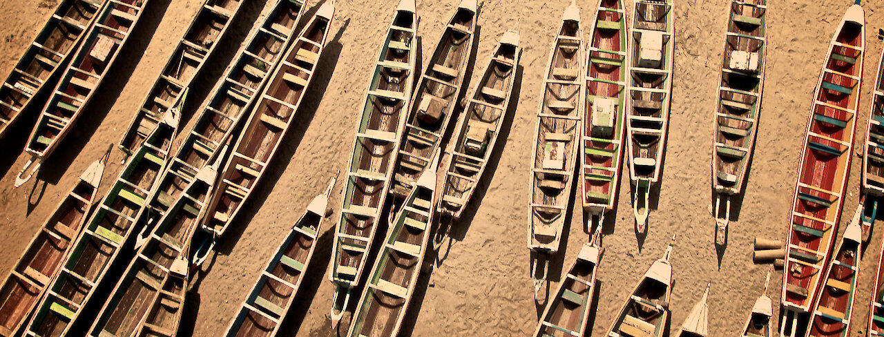 Boote am Strand des Senegal