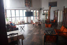 Aufenthaltsbereich im Afrikiko River Front Resort