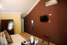 Blick ins Zimmer im Afrikiko River Front Resort