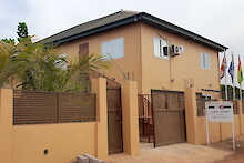 Außenansicht der Little Afrika Lodge