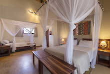 Hobatere Lodge Dreibettzimmer