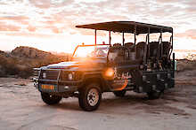 AiAiba Rock Lodge Safari Fahrzeug