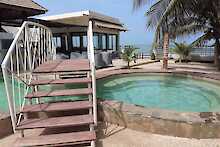 Pool mit Meerblick im Phenix Hotel