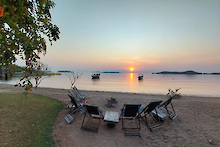 Feuerstelle an der Lake Shore Lodge