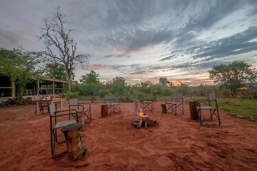 Lagerfeuer im Chobe Elephant Camp