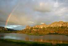 Iharana Bush Camp mit Regenbogen