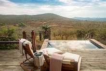 Aussicht vom Pool der Rhino Ridge Safari Lodge