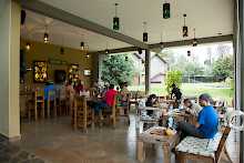 Bar und Restaurant der Weru Weru River Lodge