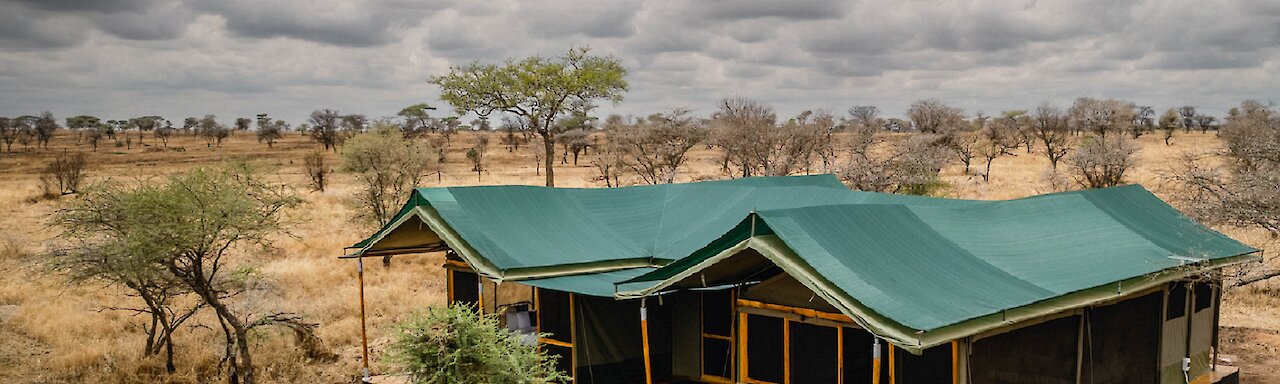 Ausblick auf die Ang’ata Serengeti Camp Zelte im Serenget-Nationalpark